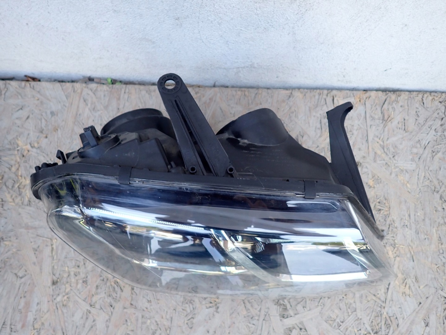 light right REFLEKTOR right DACIA DUSTER 1 and HS LIFT 2013-2017R 260100156R