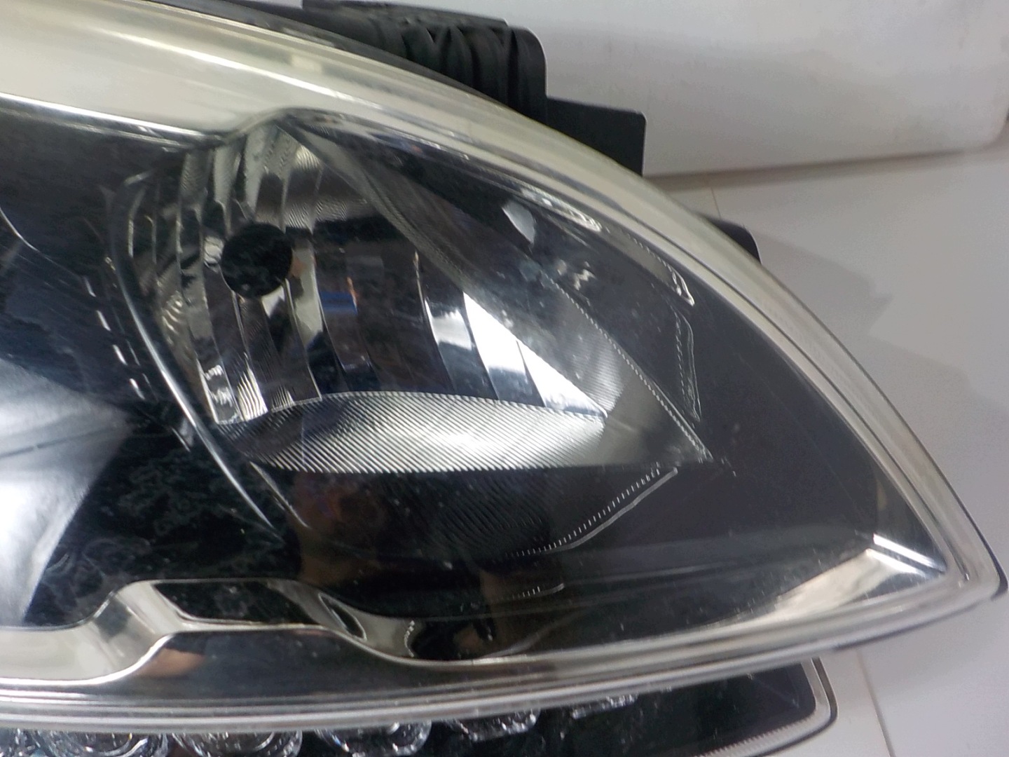 KIA SOUL and LIFT light right front front UK