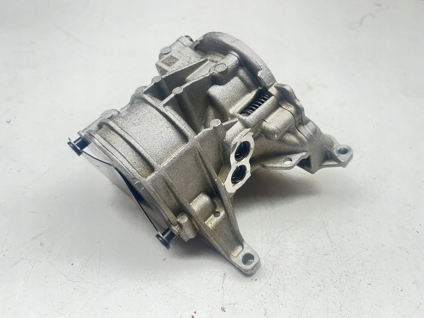 VW TOURAN III Pumpa olaj 05E145208D !J