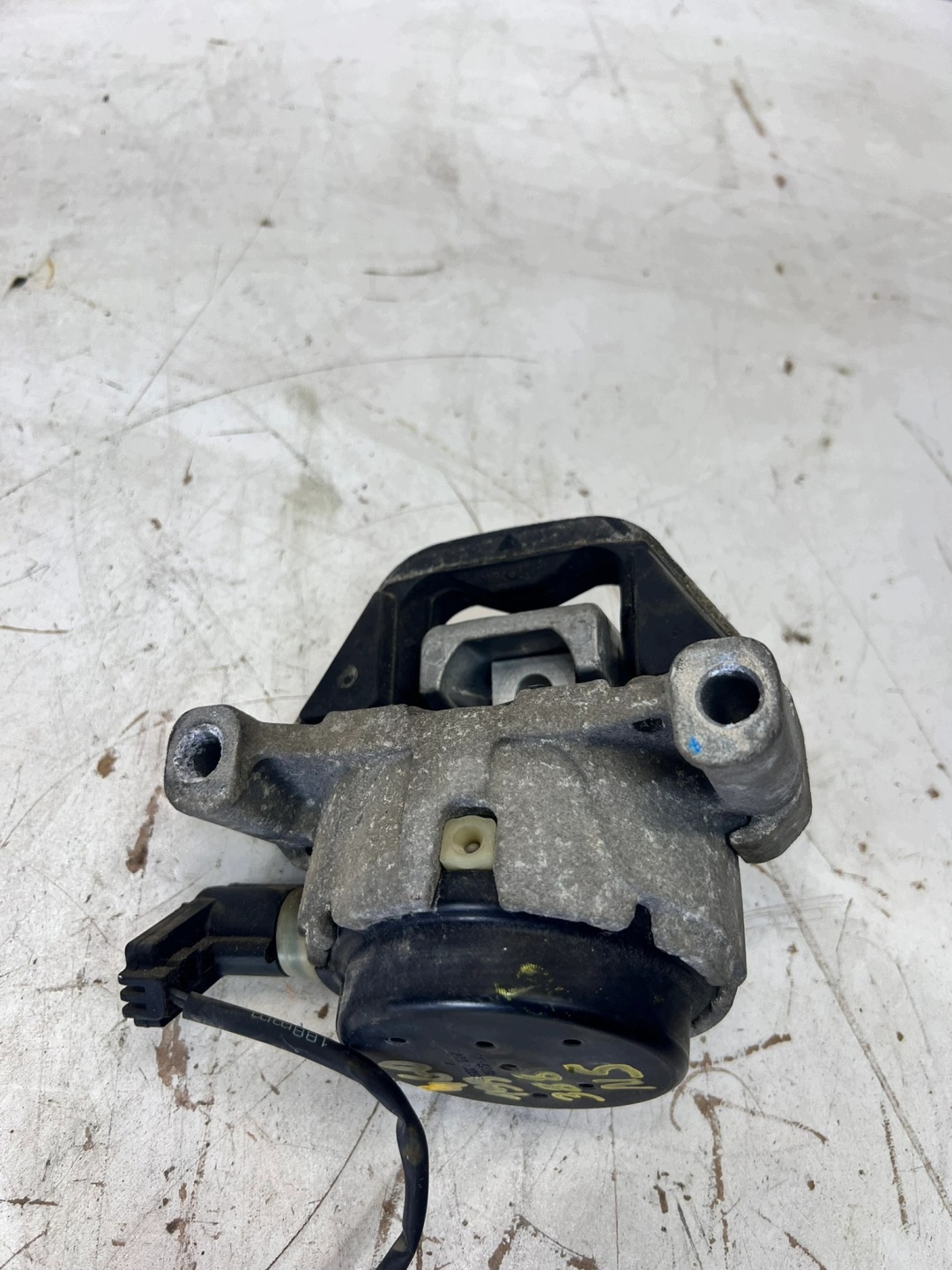 engine mount Z with the sensor AUDI A6 C7 A7 2.0 TFSI 4G0199381NS