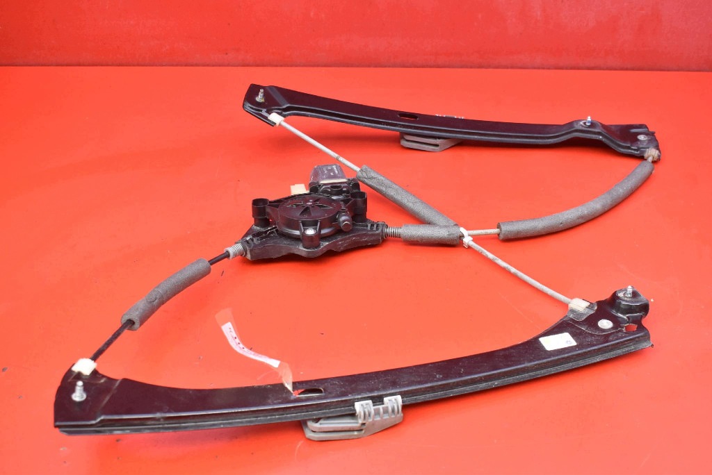 window regulator left front EU 5Q0959801B SKODA SUPERB 3 III 5D HB 15-20