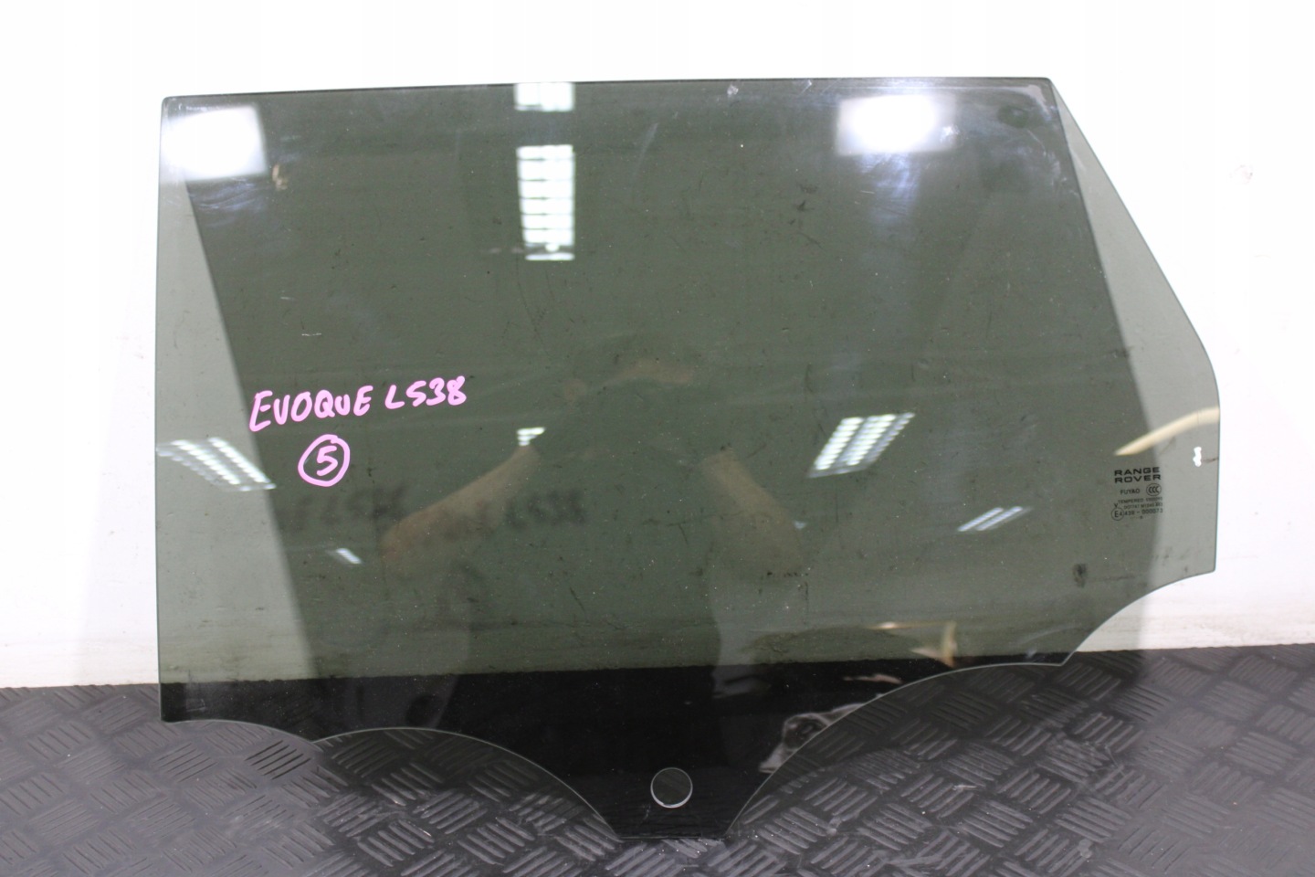 window door left rear part LAND ROVER EVOQUE L538