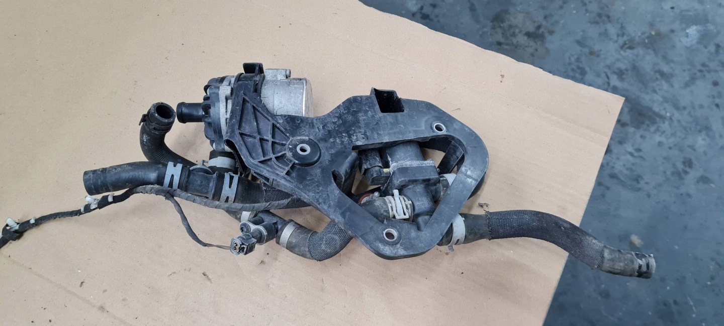 A6 C8 4K dodatna pumpa vode drška 2.0 TFSI HYBRYDA 4N0965567 A7 4K