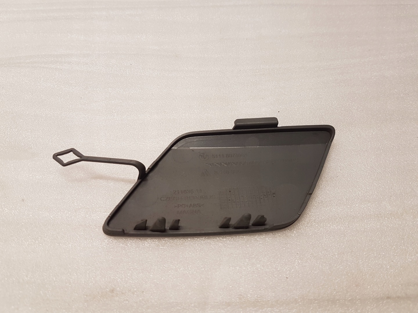 towing hook cap HOLOWNICZEGO front BMW 1 F40 m-packet 8070931