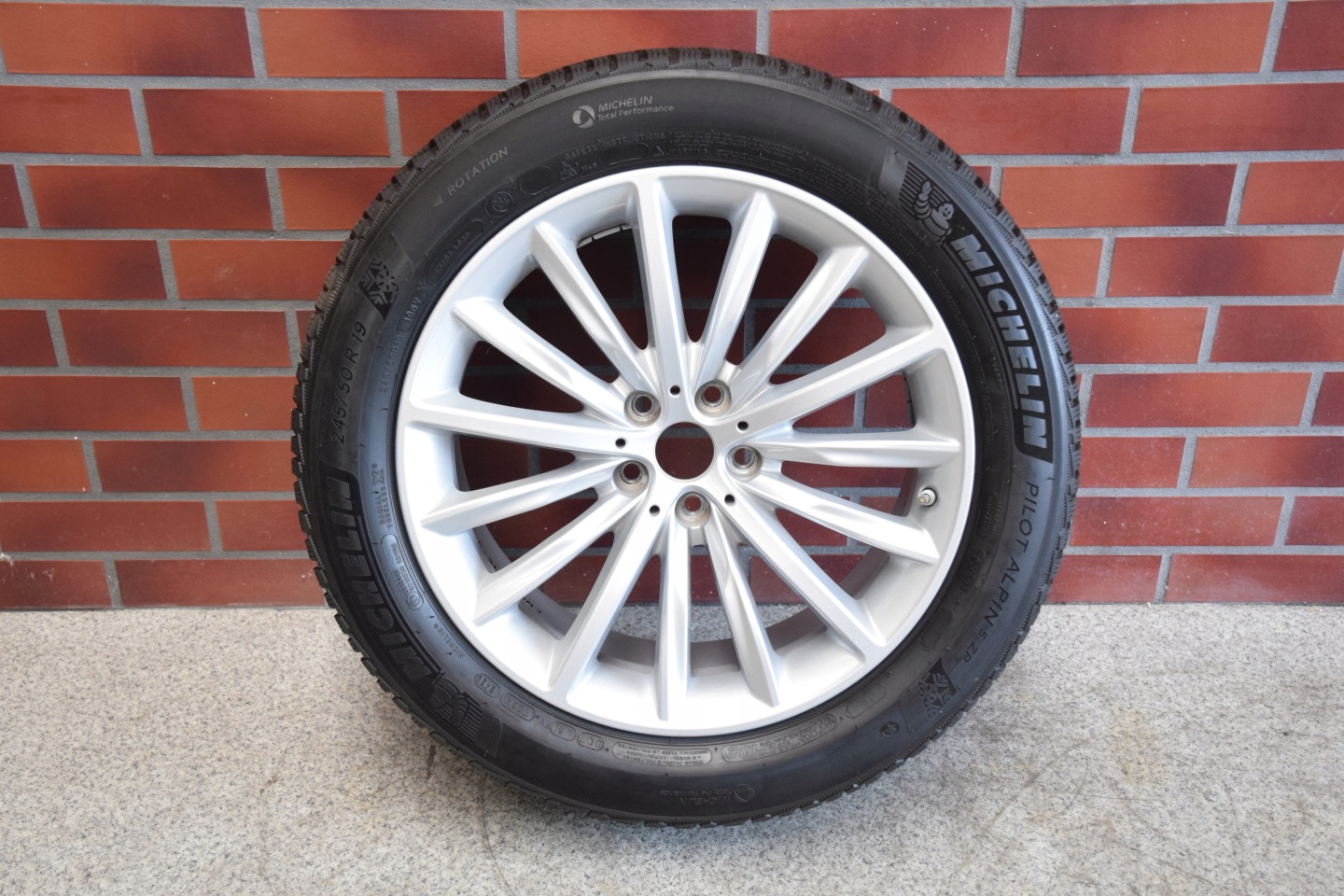 wheels discs BMW 5 G30 G31 ZIMA 633 19" 245/50/19 2020r