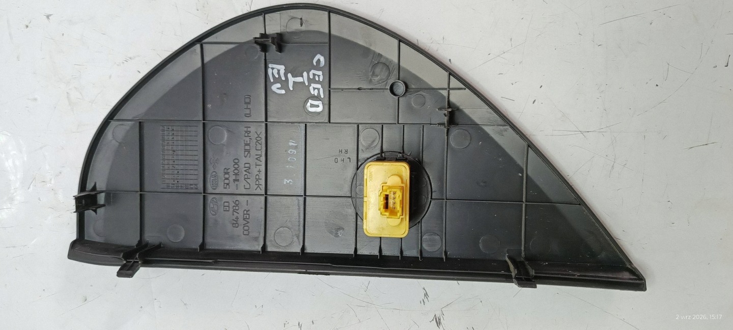KIA CEED and cover spoiler of the dashboard front right 2006