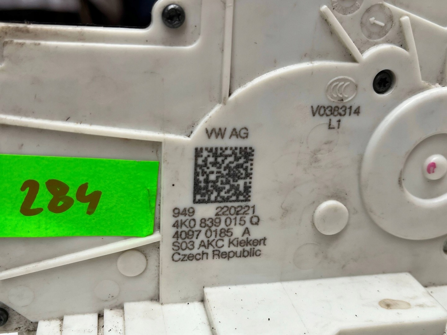 AUDI Q8 lock door left rear part 4K0839015Q !J