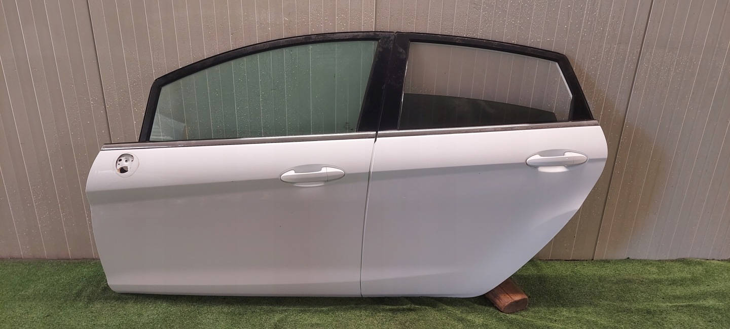 Tür links heck FORD FIESTA MK7 LAK: HC (2)