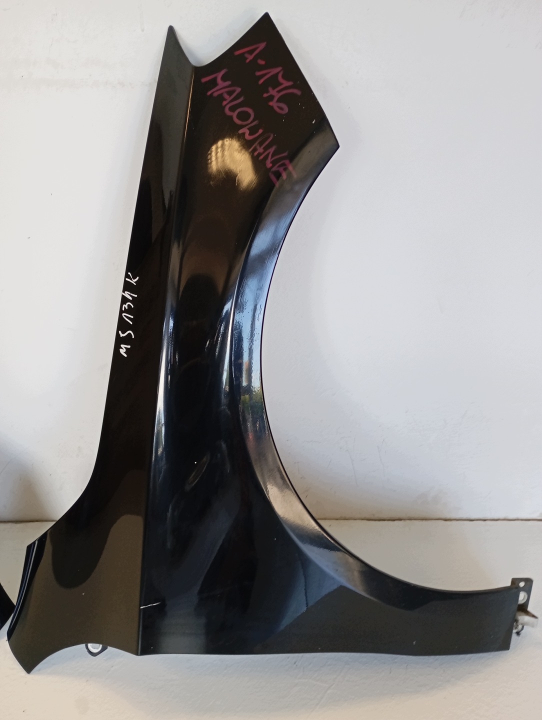 fender left right Mercedes A-class 176 A class