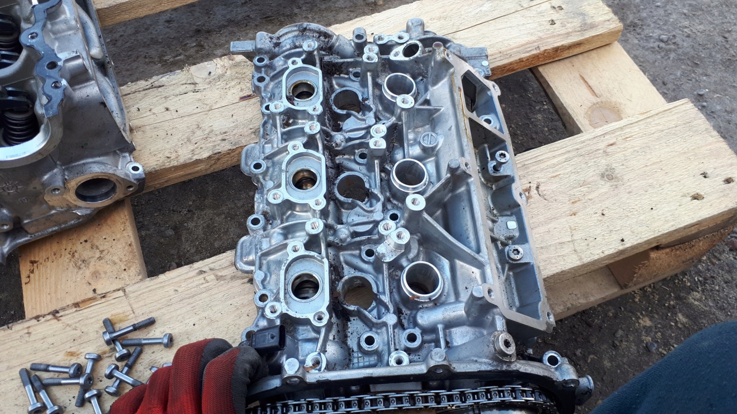 S4 B9 A4 8W head. left 3.0 TFSI CWG S5 8W SQ5