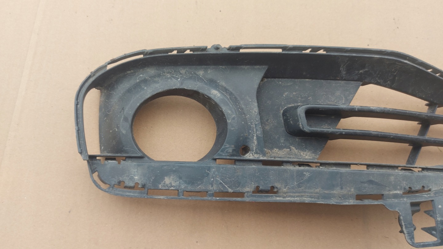 spoiler grid of a bumper left left front front BMW 3 F30 F31
