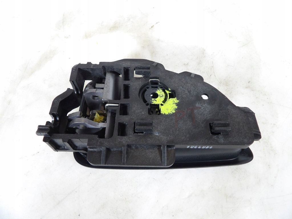 HYUNDAI IX35 handle door inner right front 82623-2S000