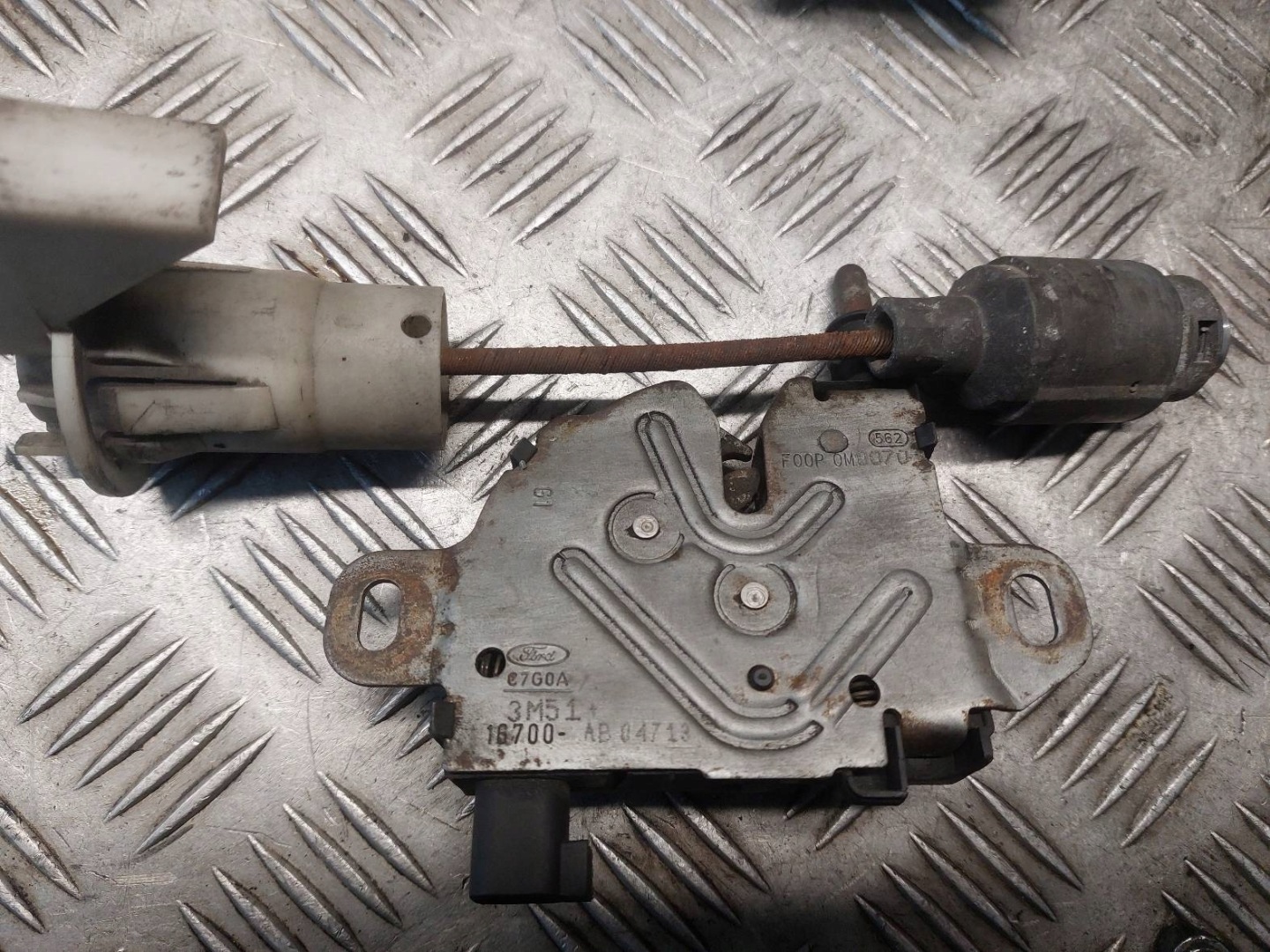 running board STARTOWY + bonnet latch lock FORD C-MAX and 0281011263