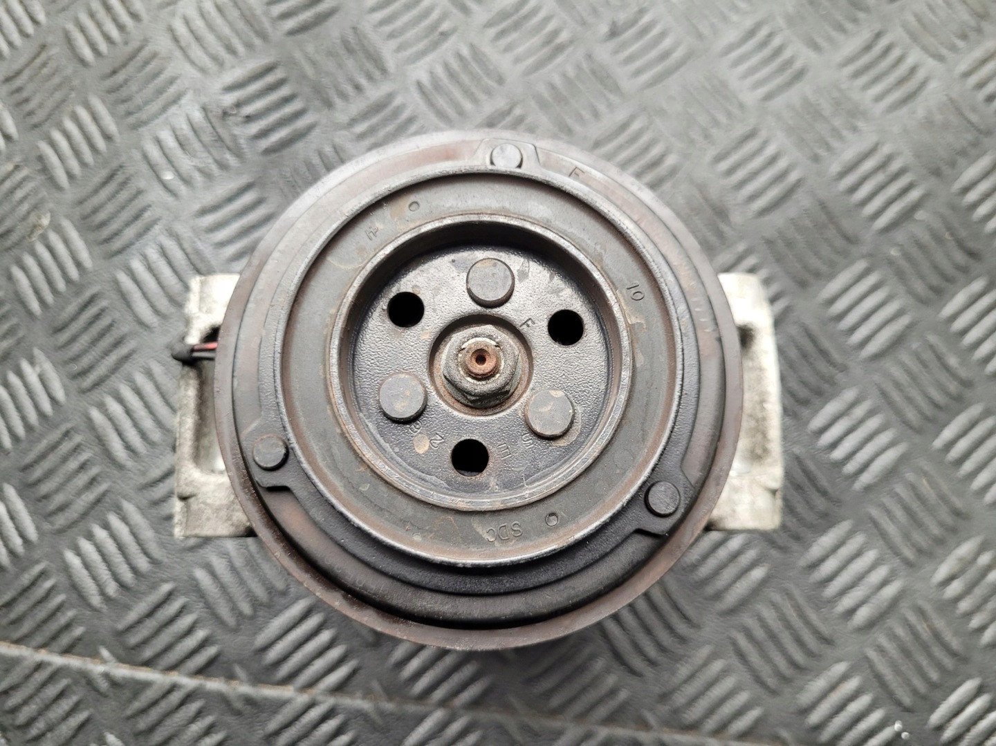 compressor of the air conditioning compressor; LAND RANGE ROVER EVOQUE L538 LIFT 2.0 D