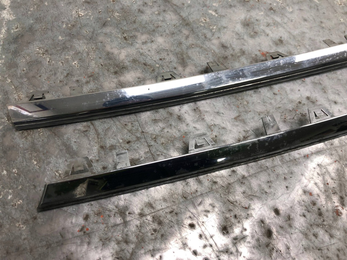 moulding CHROM GRILLA KOMPLET VW T6 7E5853102 7E5853101