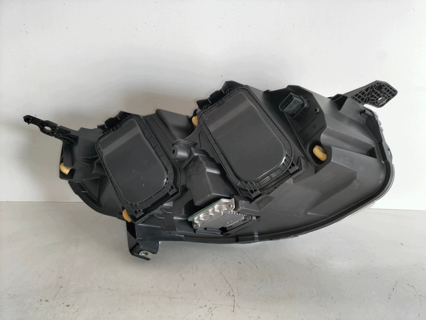 light front reflektor left PEUGEOT EXPERT III 16- TRAVELLER XENON