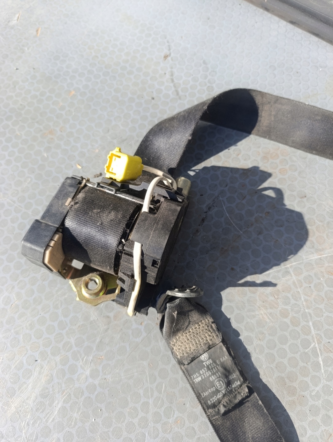 VW T5 Gurten Sicherheits Spanner rechts schwarzer 7H5857805E