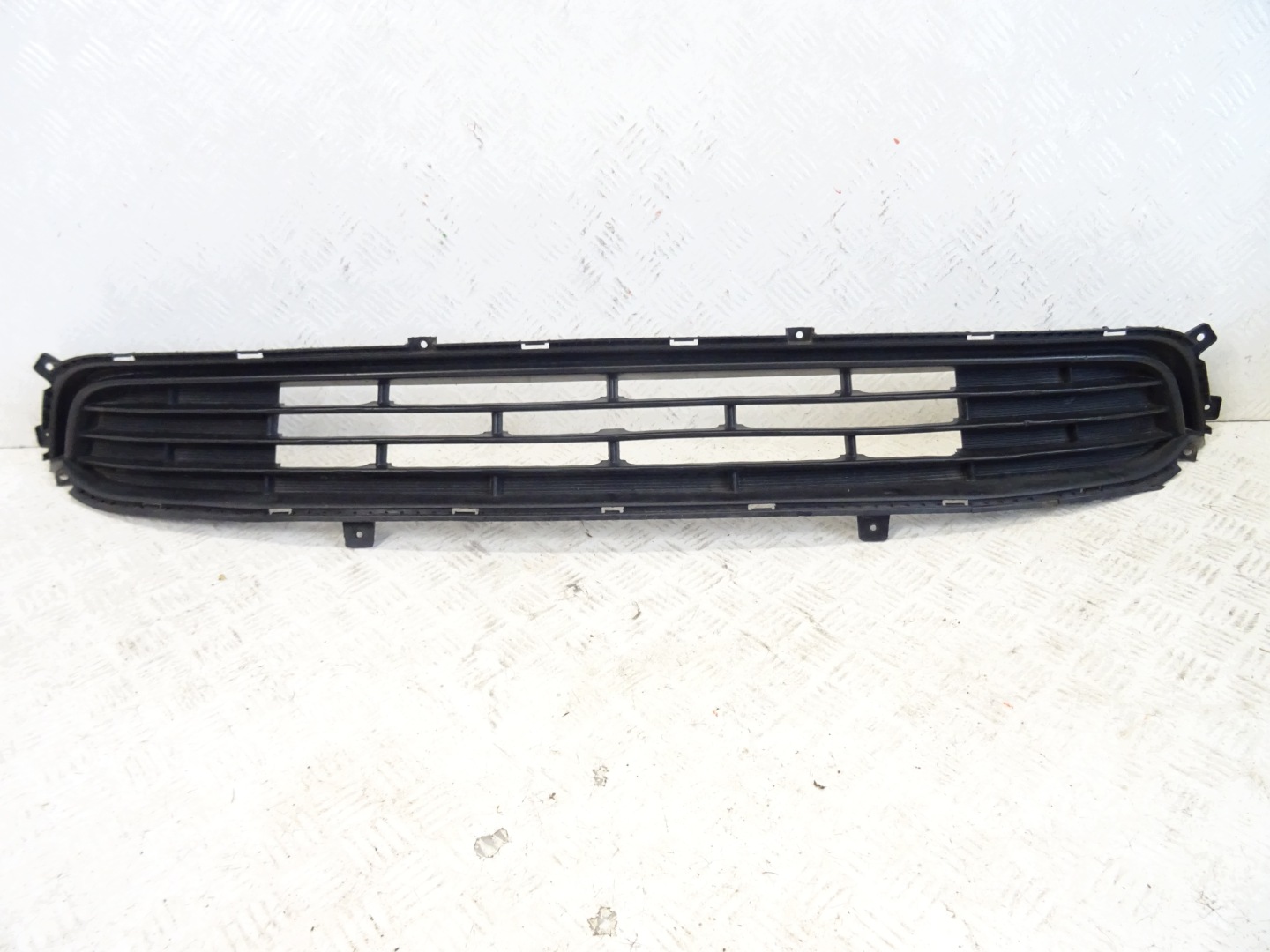 grid of a bumper front front central KIA OPTIMA IV 86560-D4020