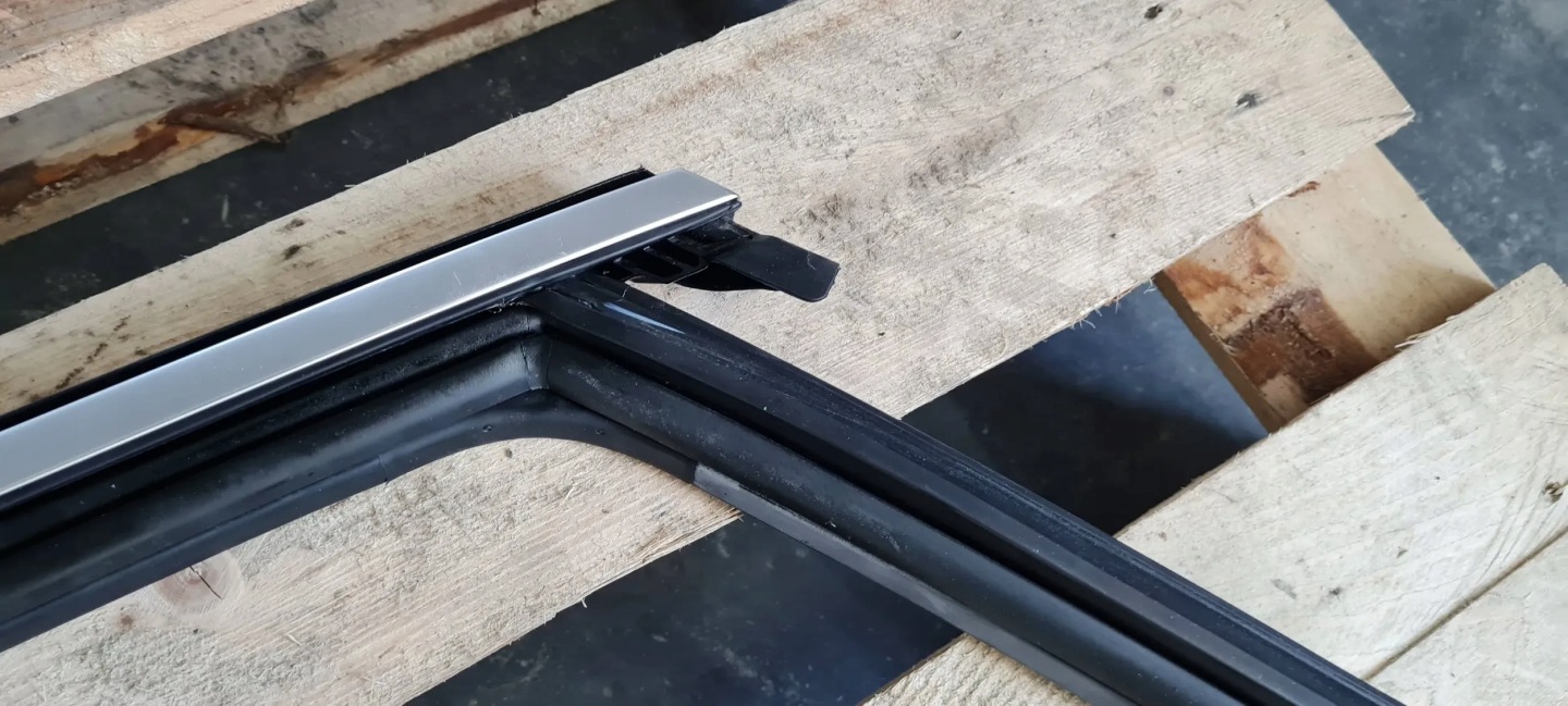 Q5 80A gasket door windows left left rear part SATYNA 80A839431C