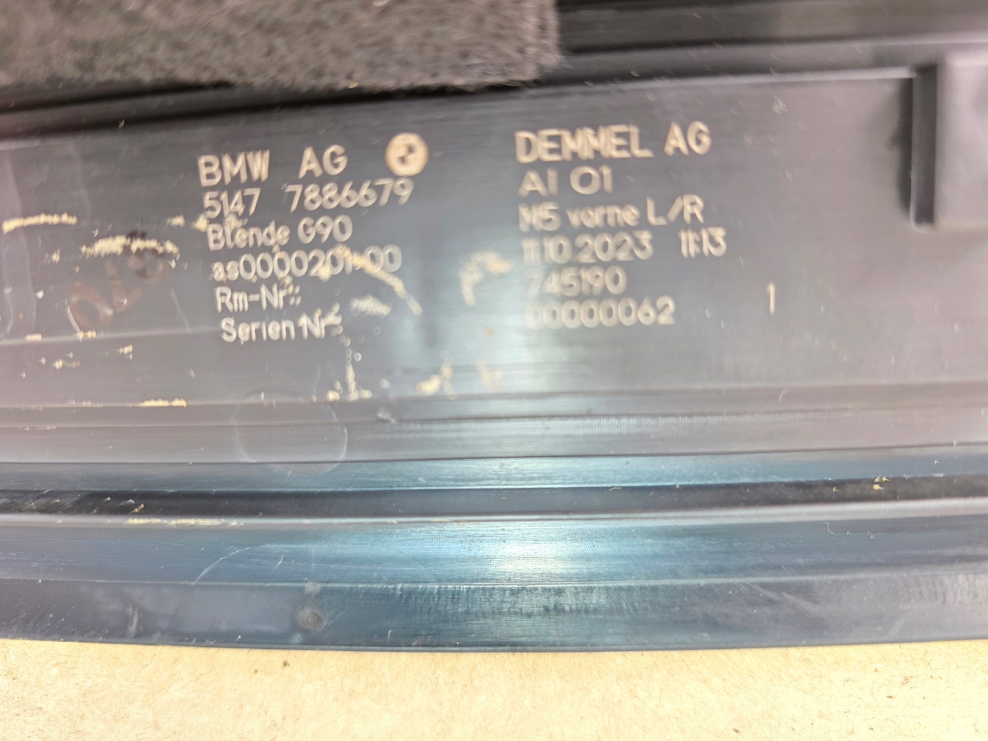 moulding threshold front BMW M5 G90 7886679