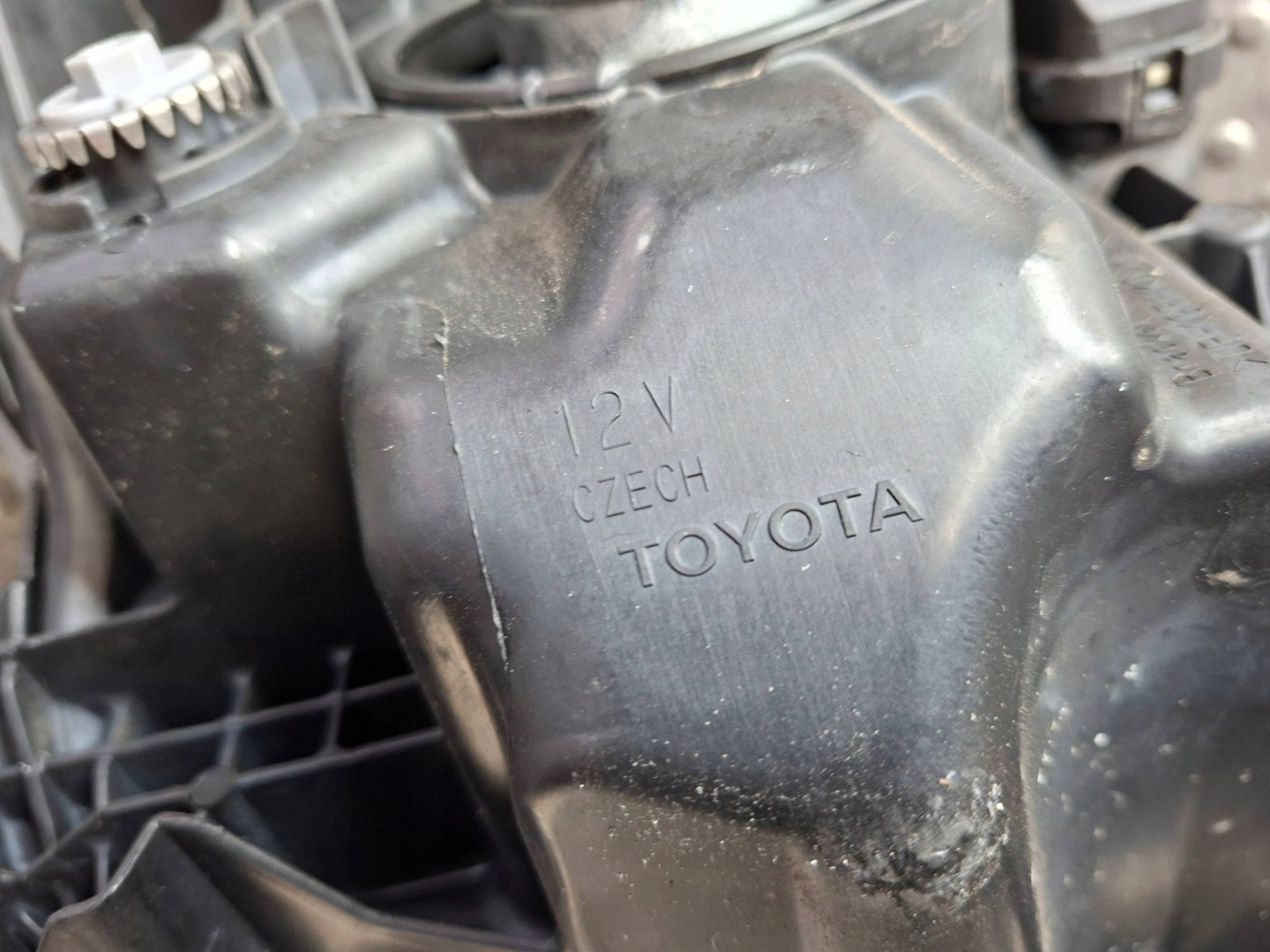 light front left lens TOYOTA YARIS IV 20- EU K0-6