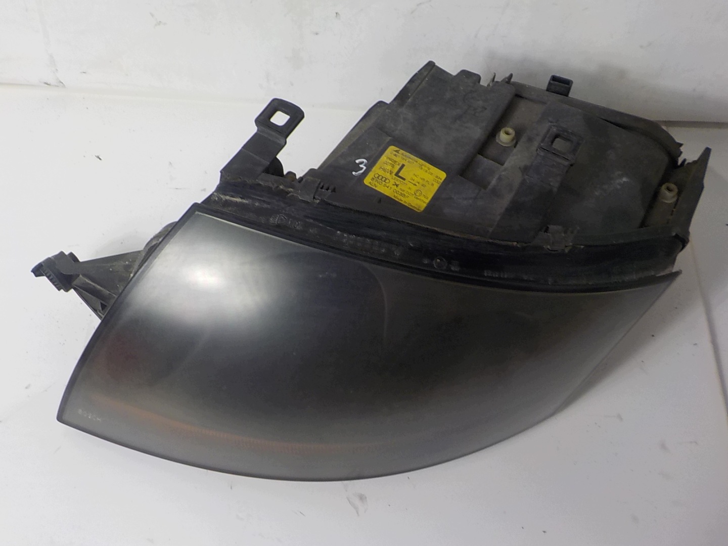 AUDI TT and 8N light left front front UK 8N0941003BF