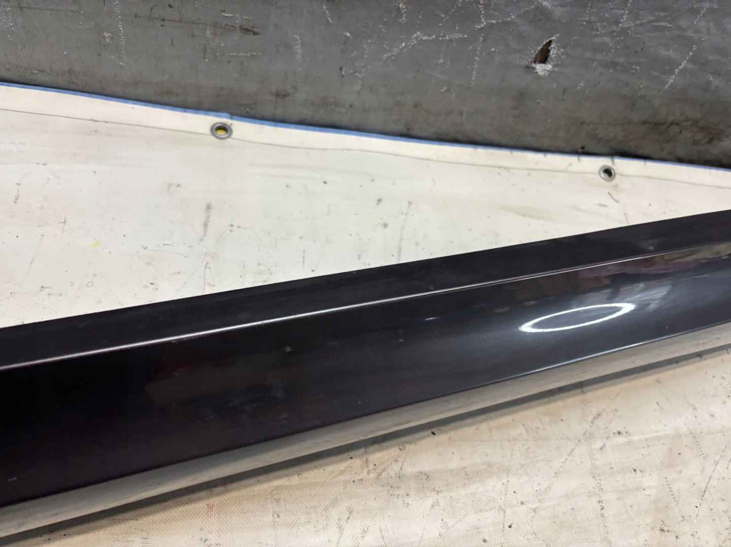 moulding threshold left BMW E90 7906507 k: A22
