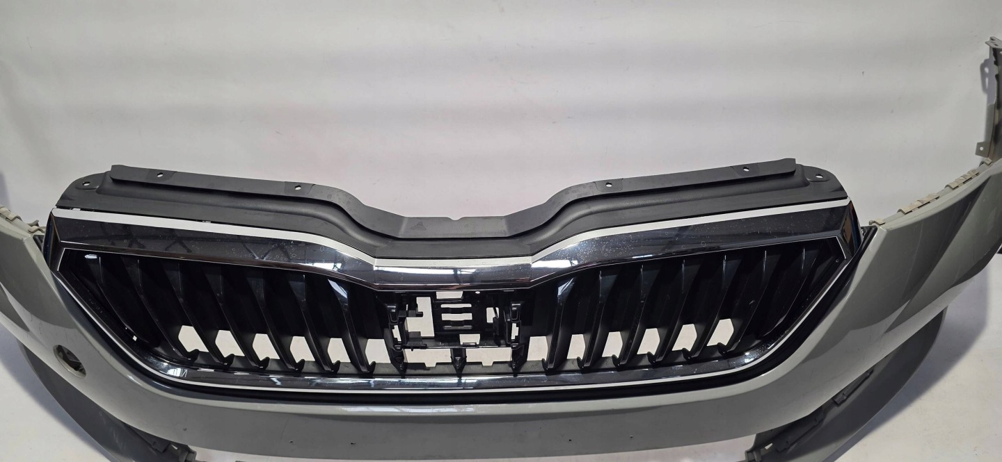front bumper grille SKODA SCALA 19- original 657807221