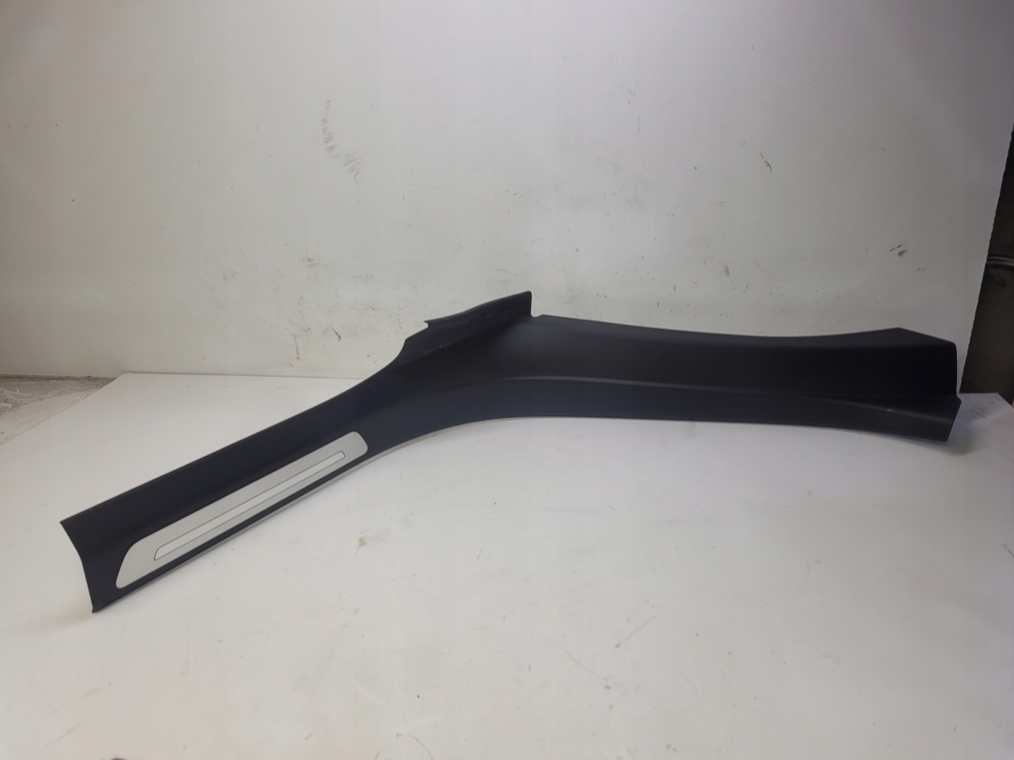 BLENDE ABDECKUNG DER SCHWELLE LED LINKS HECK AUDI A8 D4 4H4864607K