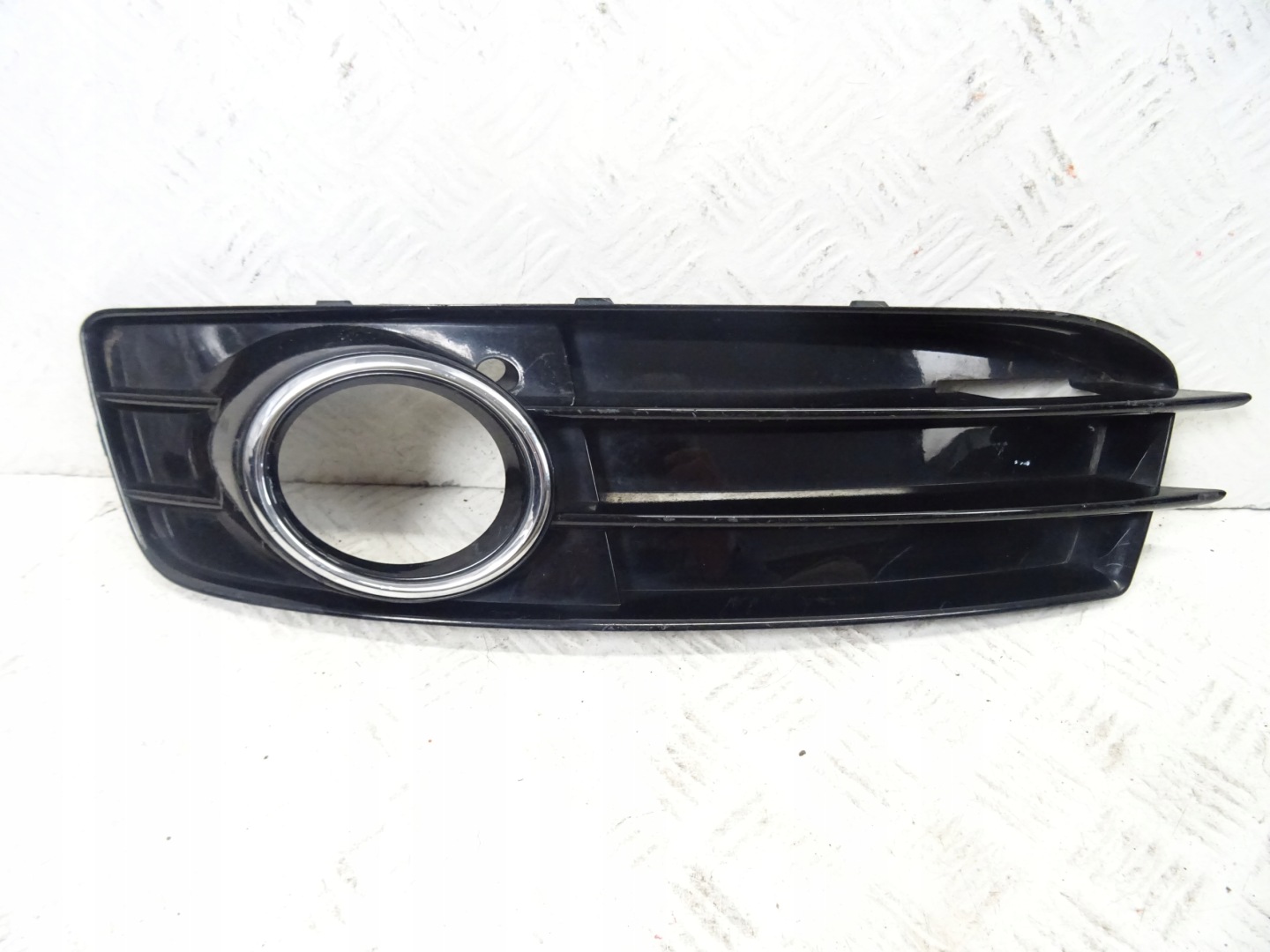 grid of a bumper front front left AUDI A3 8P LIFT S-LINE 8P0807681AF