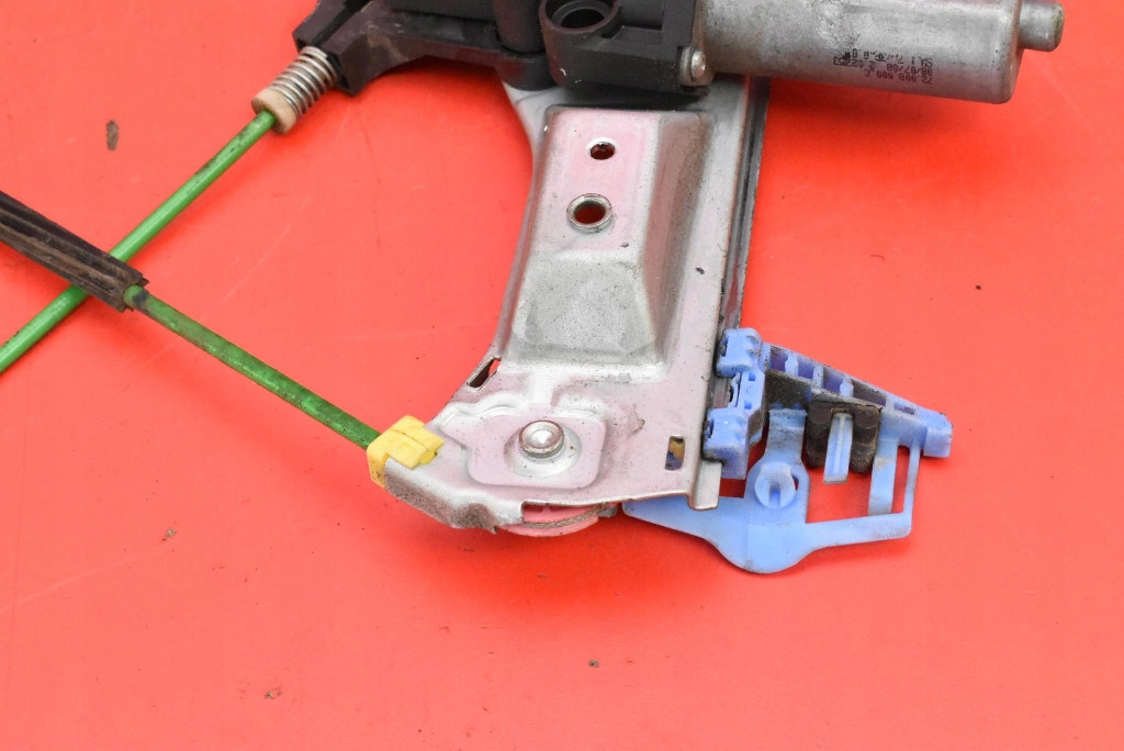 window regulator right front EU 72005001 OPEL CORSA D 06-11