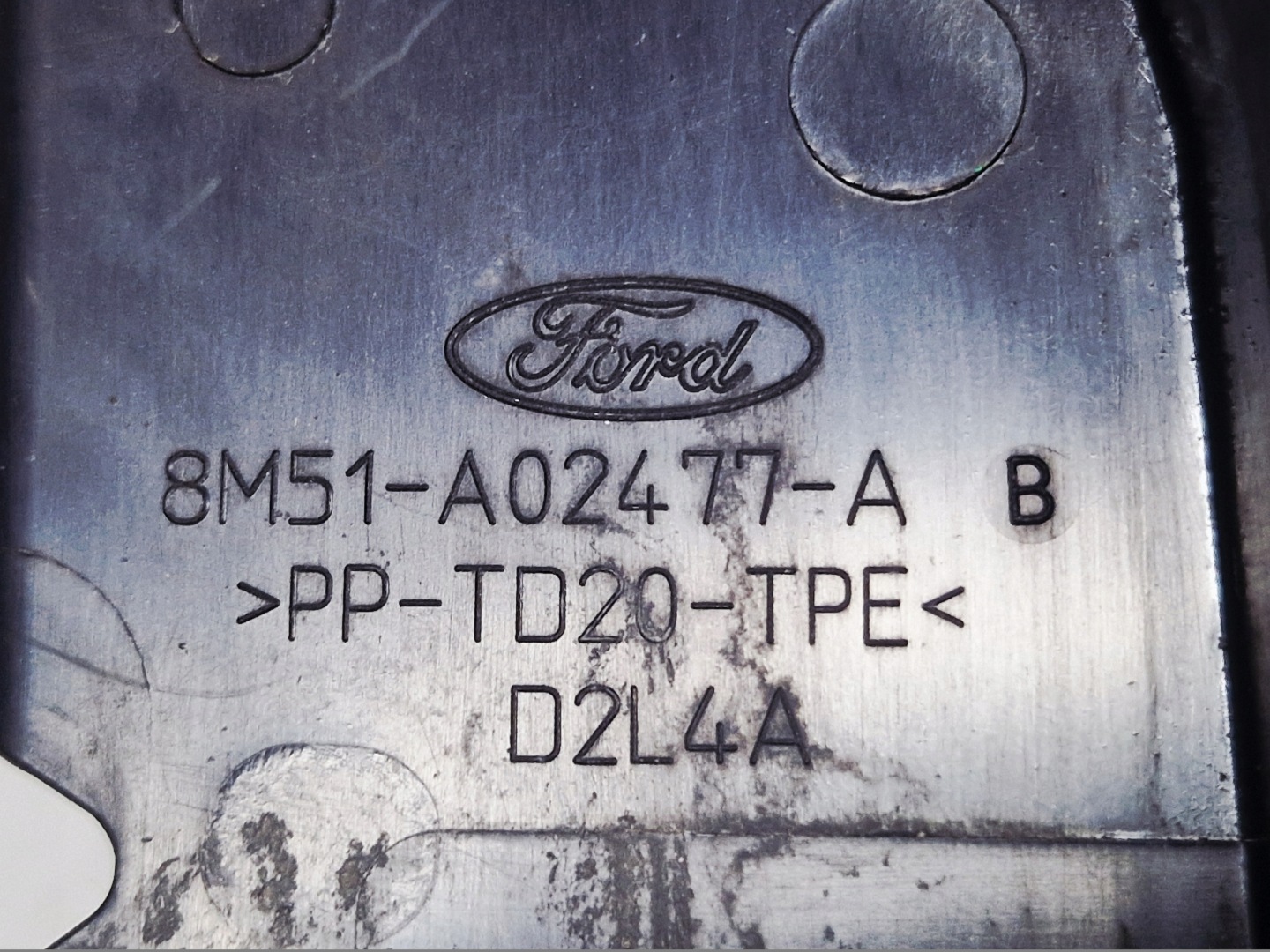 kryt blatníku levá FORD FOCUS MK2 LIFT 8M51-A02477-AB