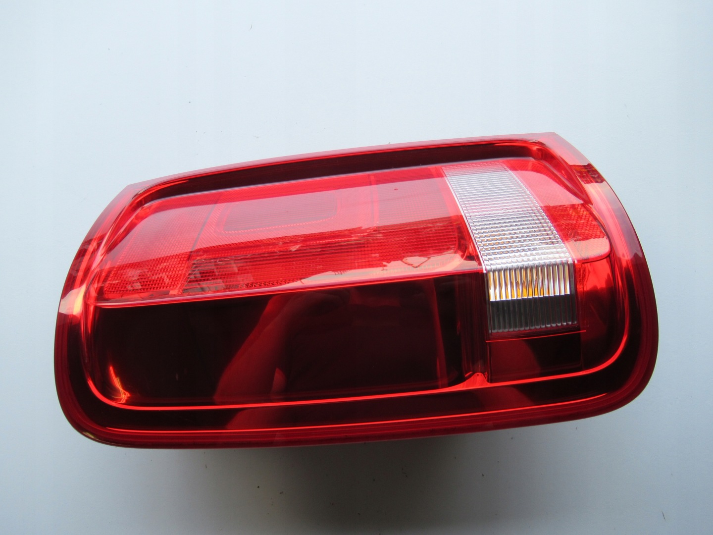 VW AMAROK 2H light left rear part left rear 2H1945095C