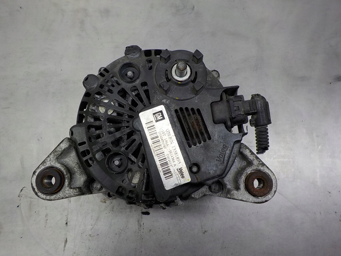 OPEL CORSA D 1.4 B ALTERNATOR 13581893
