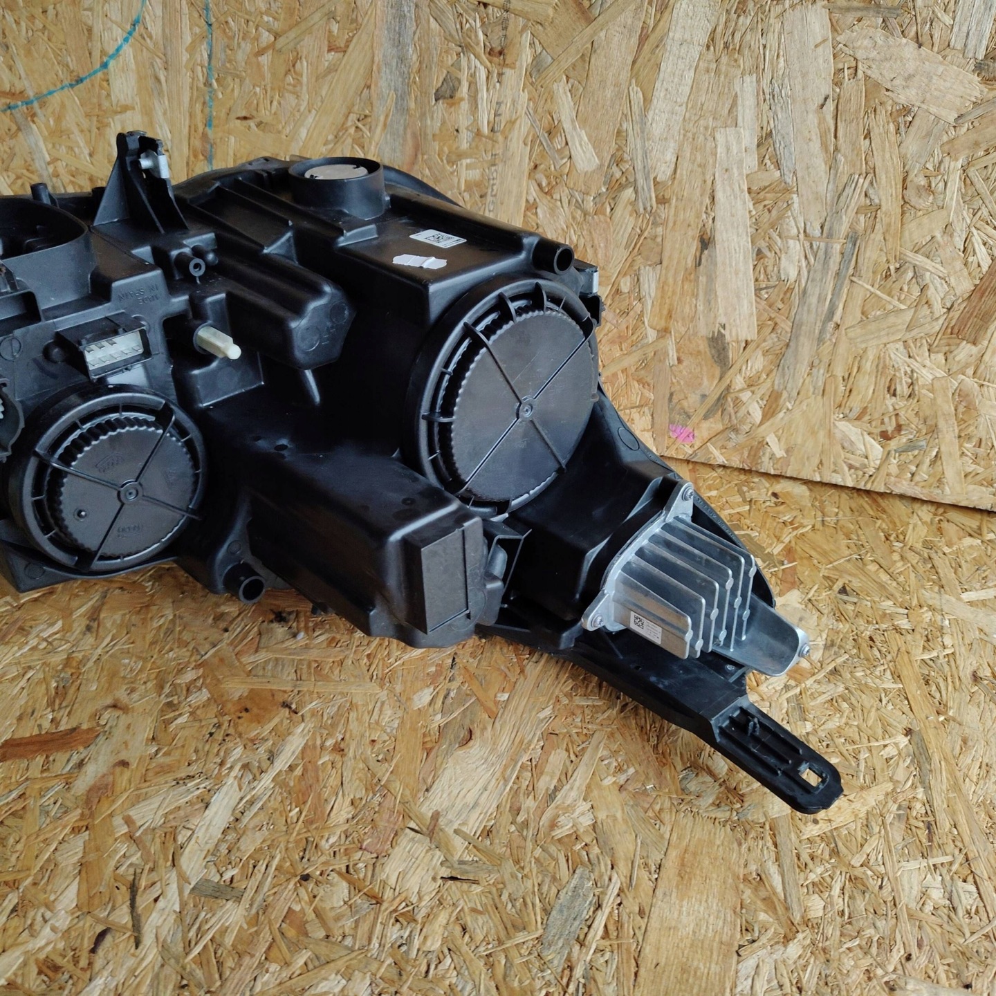 Reflektor front side left Opel Crossland X 46940