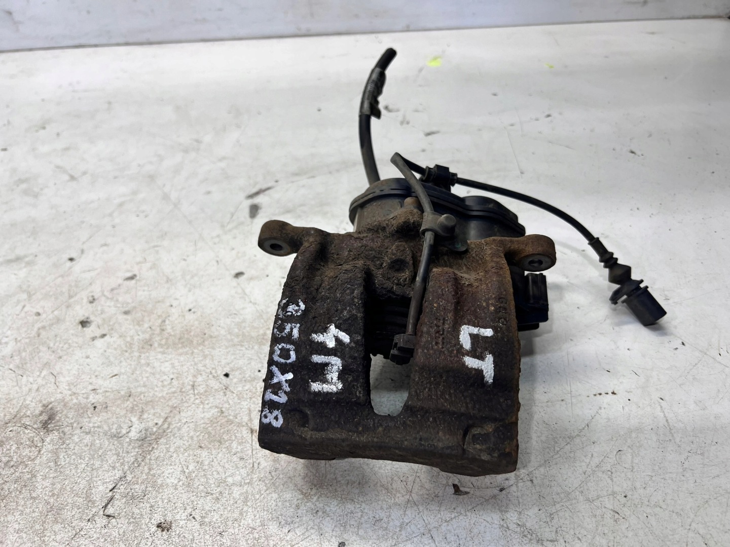 caliper brake left rear part AUDI Q7 4M 4M0615403A
