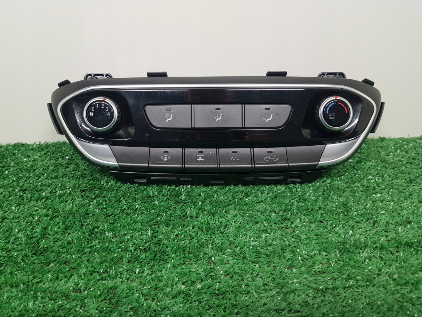 control panel air conditioning devices HYUNDAI I30 III 2019 97250-G4001