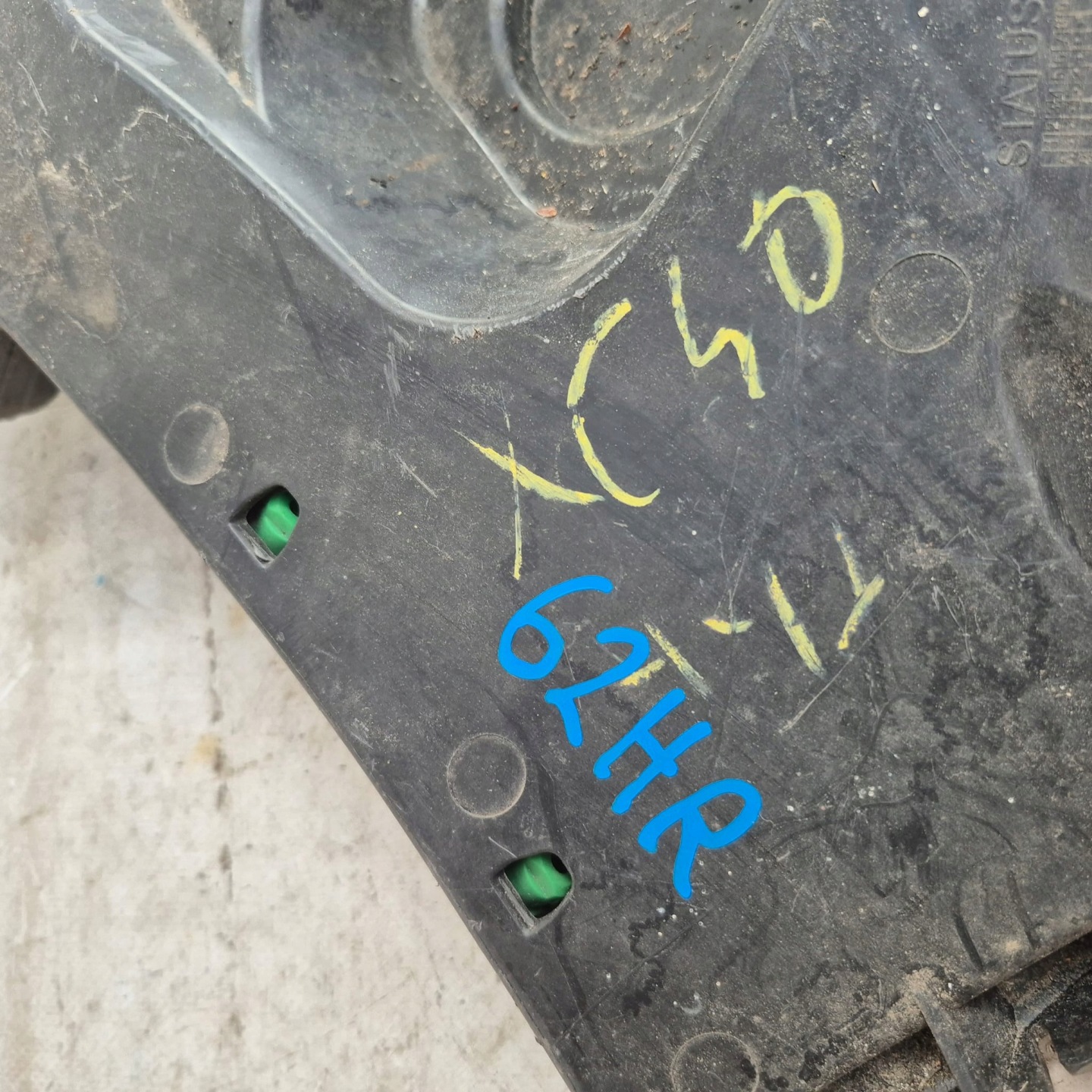 VOLVO V40 12-19 Poignée Support plaque Support Droite Arrière