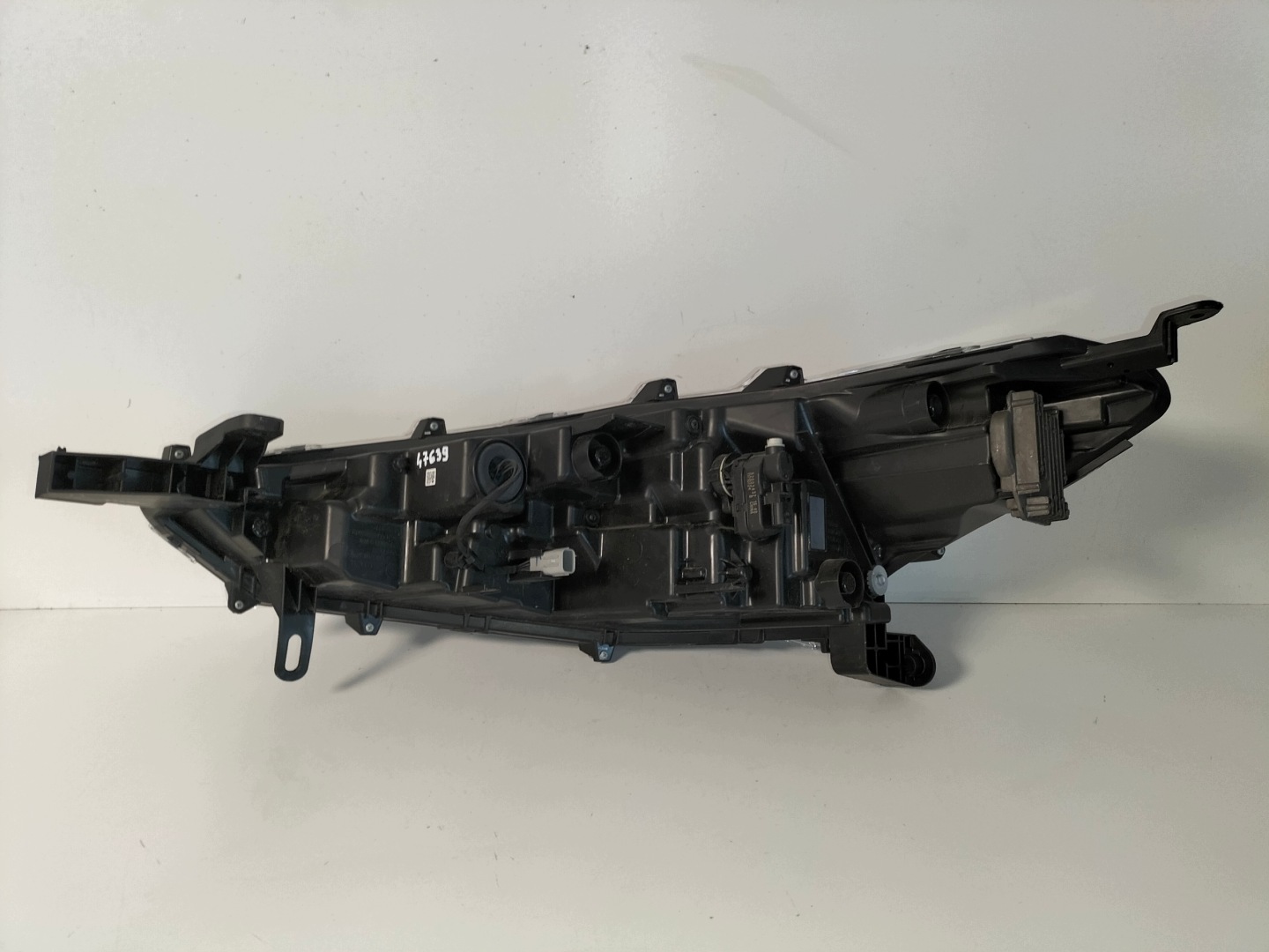 light front reflektor right TOYOTA COROLLA CROSS 20- FULL LED , connector