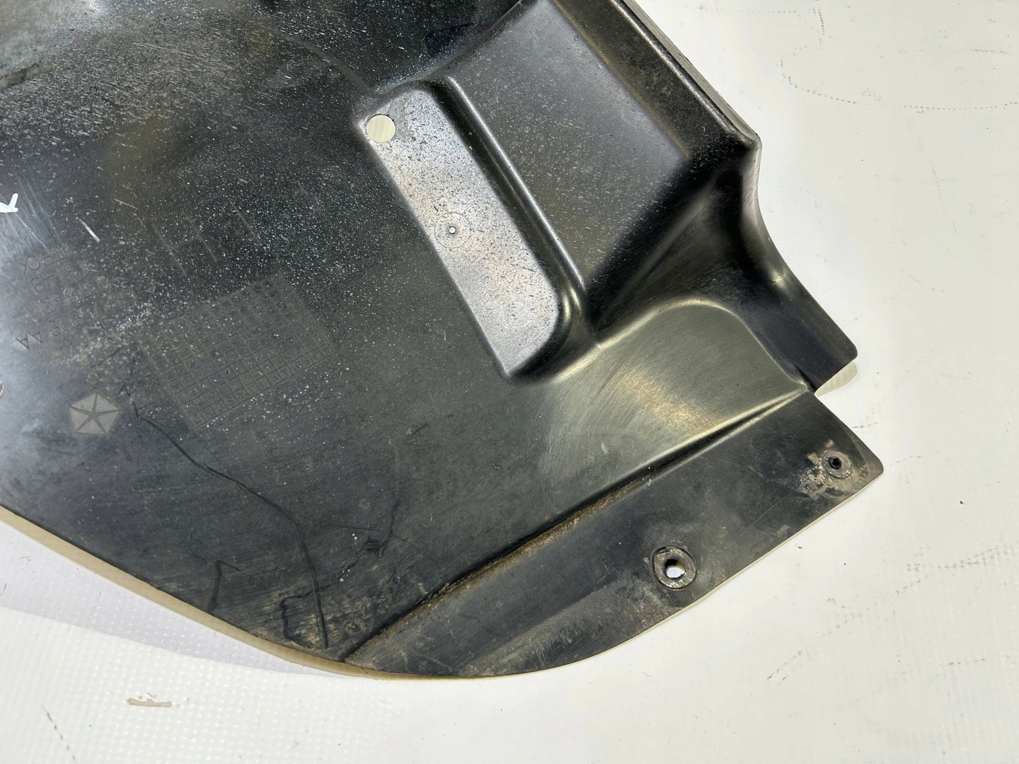 mudguard front front left original Dodge RAM 1500 2018