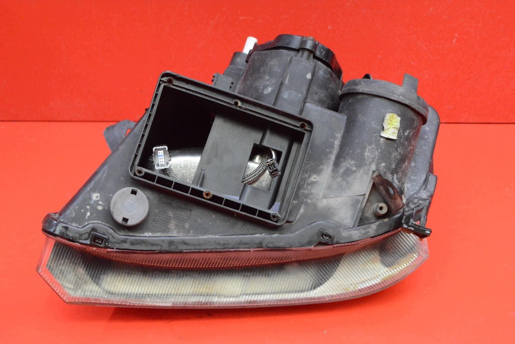 REFLEKTOR right light front lens XENON EU 93321055 OPEL MERIVA A 02-06