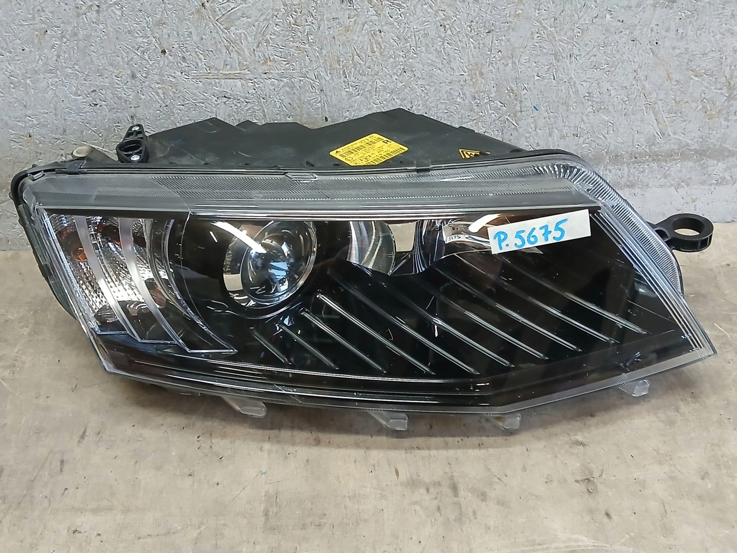 light front right SKODA OCTAVIA III 3 13-17 XENON LED 5E1941016B