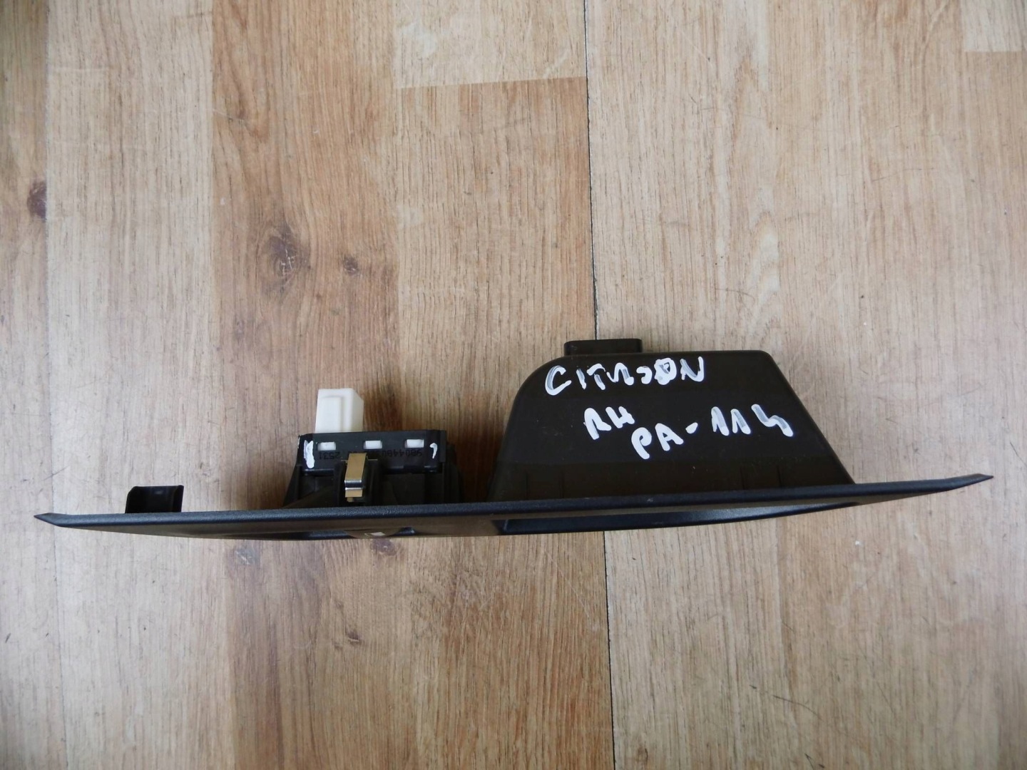 Peugeot 208 II 2008 panel window control switch right rear part rear