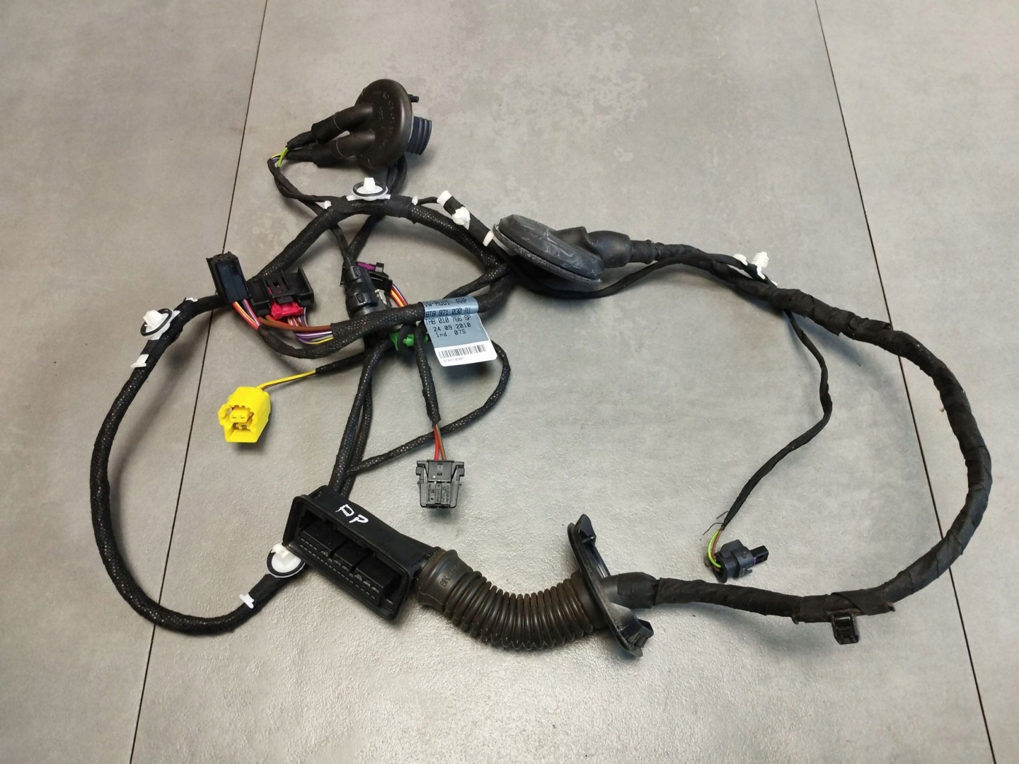 Audi A5 Sportback 8TA bundle door right front 8T8971030AT
