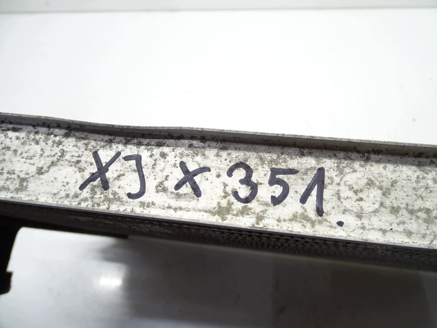 Kühler luft INTERCOOLER JAGUAR XJ X351 AW93-9L440-AA