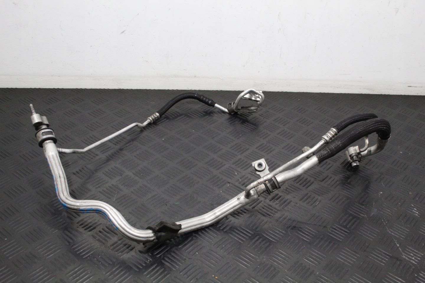 tömlő cső klíma JEEP CHEROKEE KL 68229674AB