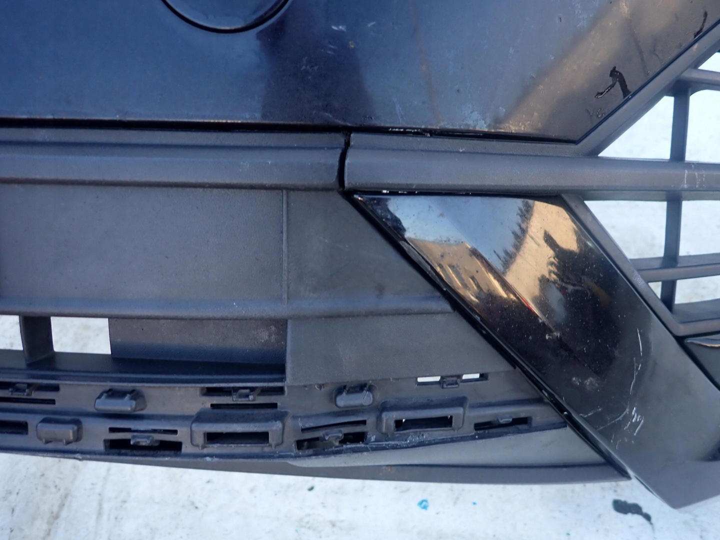 VW TOUAREG III 760 R-LINE 18- bumper front PDC SPR