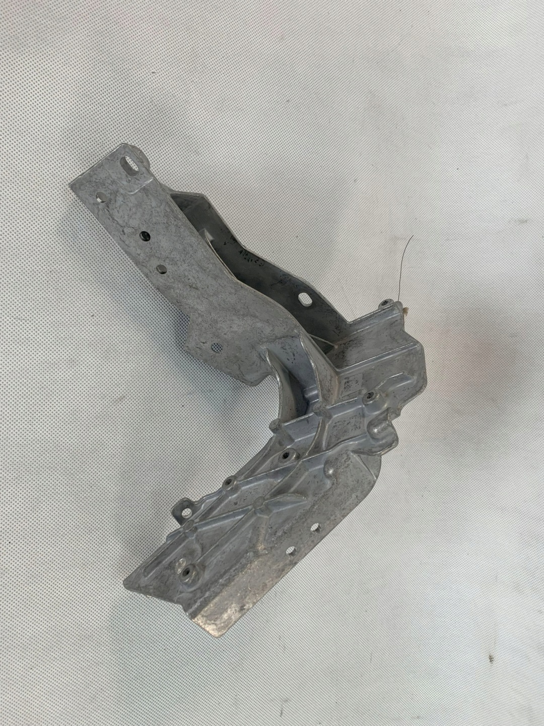 console left front panel, wall Mercedes GLC W253 A2536210600 06.25