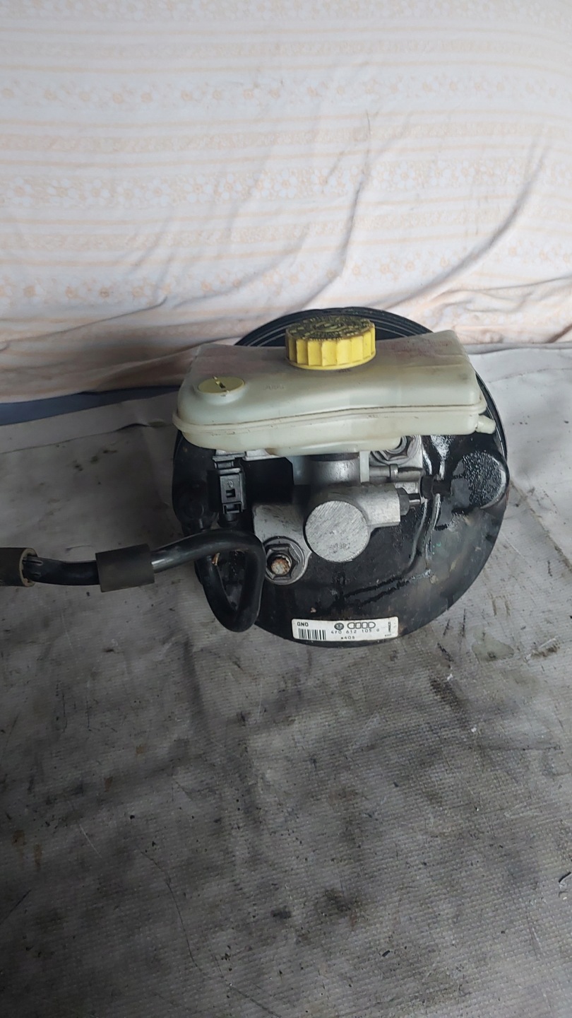 AUDI A6 C6 servo brzdové posilovač brzd 4F0612105G