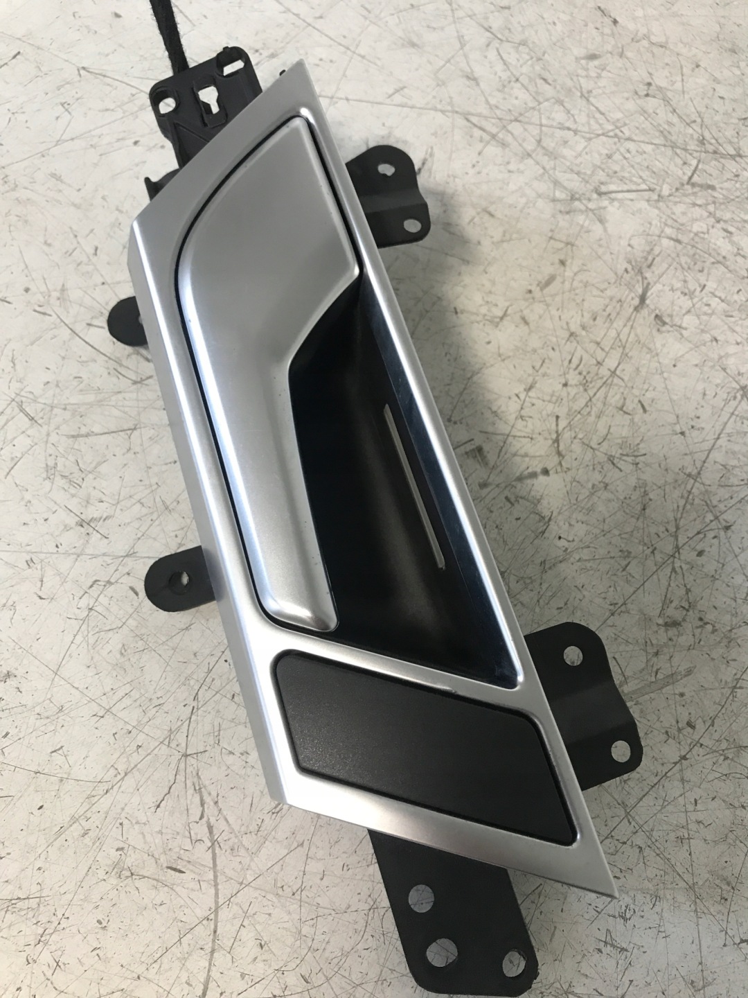 handle inner left rear part AUDI A6 C6 4F0839019F